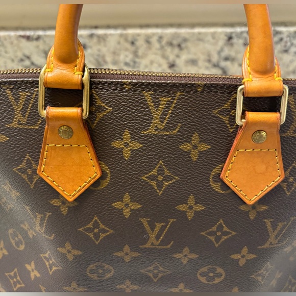 Authentic LOUIS VUITTON Alma Handbag - Picture 6 of 17